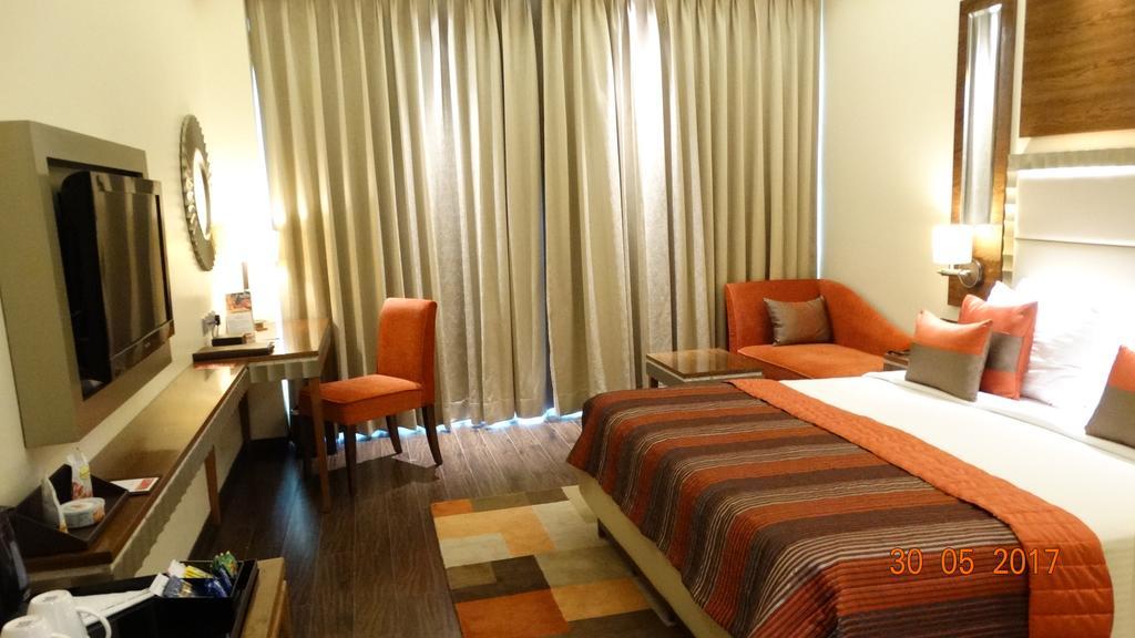 Ramada Gurgaon Central Exterior photo